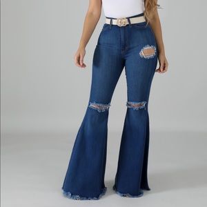 🔔 Bottom ripped jeans 👖